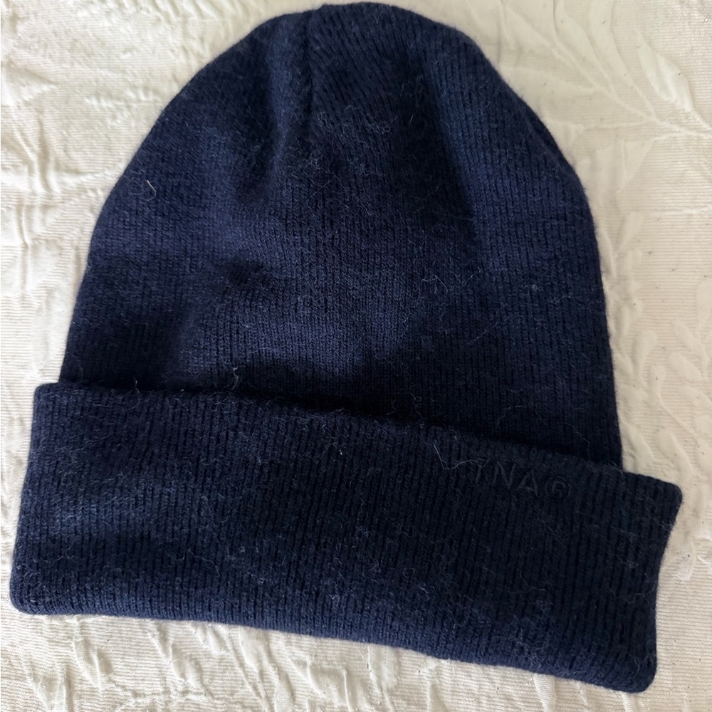 TNA Beanie Size S✨